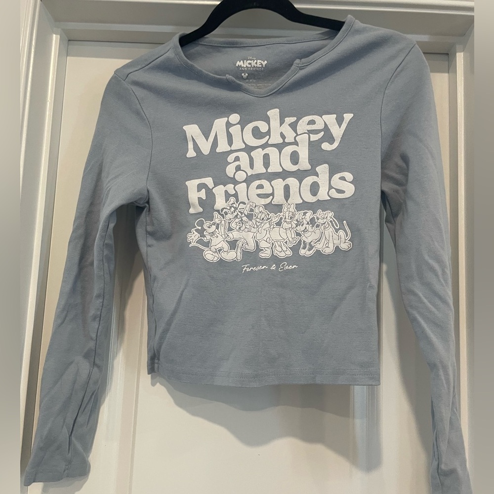 Cropped Disney Mickey and Friends Long Sleeve Powder Blue Tee